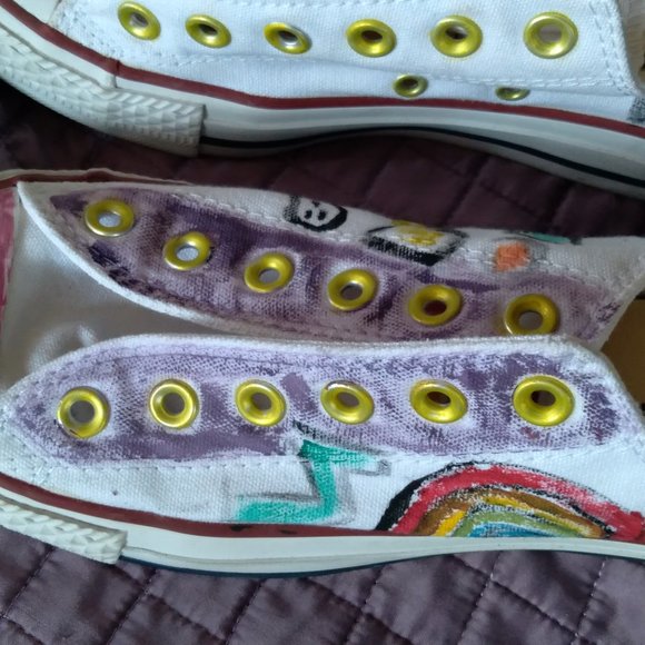 Unfinished custom paint Converse shoes - Picture 2 of 3